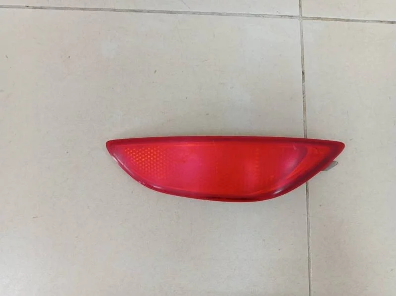 Отражатель в бампер задний правый Hyundai Solaris 2010-2017