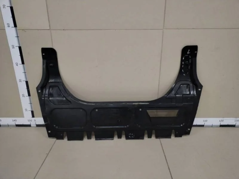 Пыльник двигателя центральный Skoda Rapid 2019>