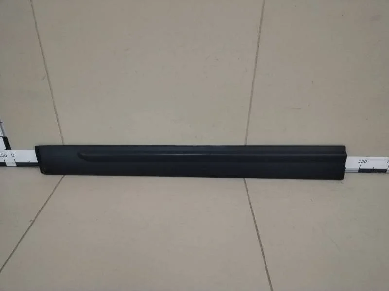 Накладка двери передней левой Kia Sorento (XM) 2009>