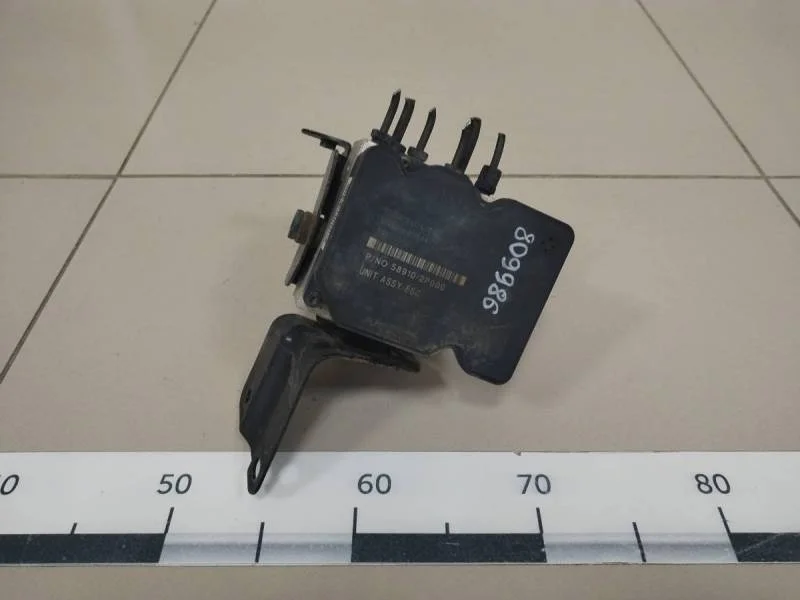 Блок ABS (насос) Kia Sorento (XM) 2009>