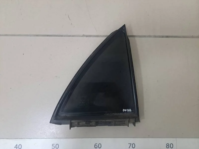 Стекло двери задней правой (форточка) Toyota Corolla E150 2006-2013