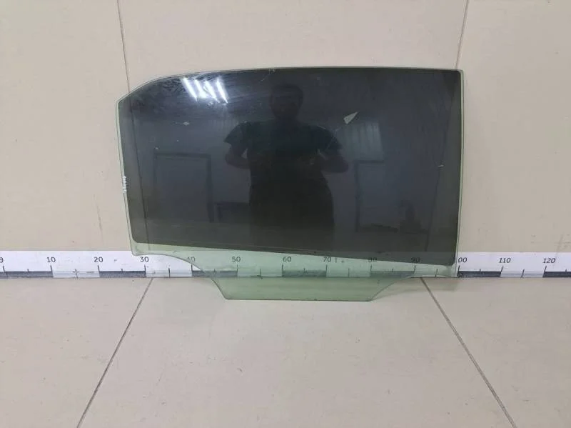Стекло двери задней правой Toyota Corolla E150 2006-2013