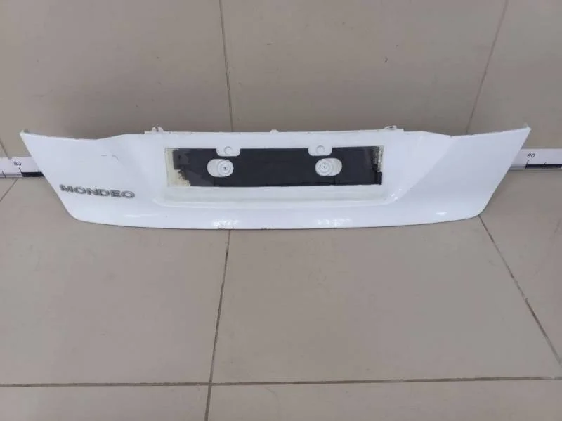 Накладка крышки багажника Ford Mondeo 4 2007-2015