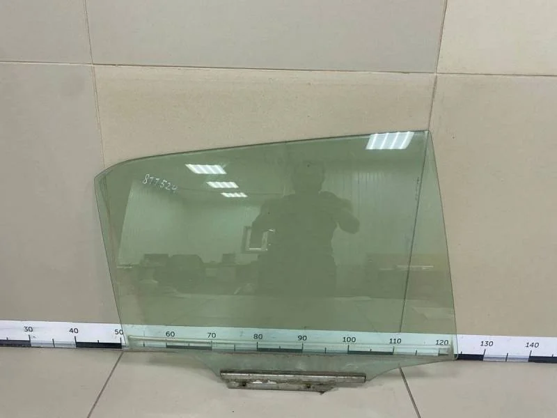 Стекло двери задней правой Toyota Auris (E150) 2006-2012