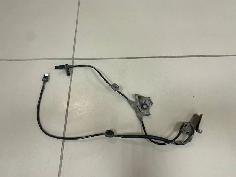Датчик ABS передний левый Toyota Auris (E150) 2006-2012