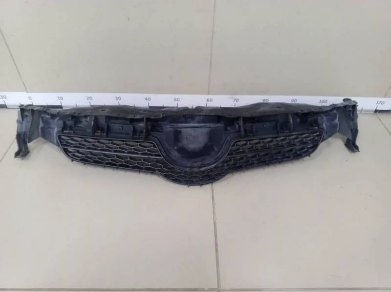 Решетка радиатора Toyota Auris (E150) 2006-2012