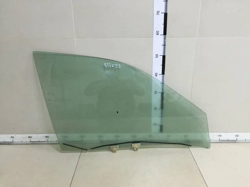 Стекло двери передней правой Nissan Maxima (A33) 2000-2008