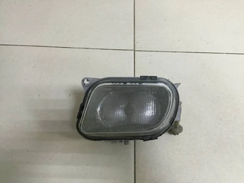 Фара противотуманная левая Mercedes-Benz E-Class (W210) 1995-2002