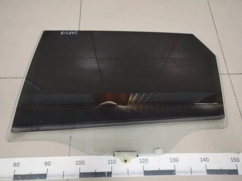 Стекло двери задней левой Kia Sorento (XM) 2009>