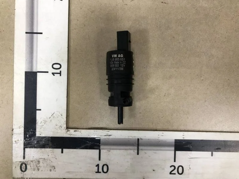 Насос омывателя Volkswagen Phaeton 2007-2016