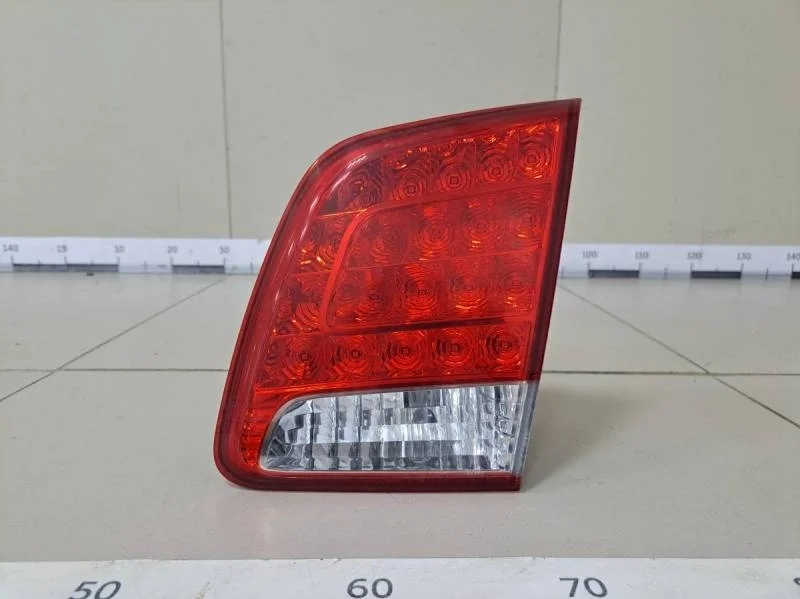 Фонарь задний внутренний правый Kia Sorento (XM) 2009>