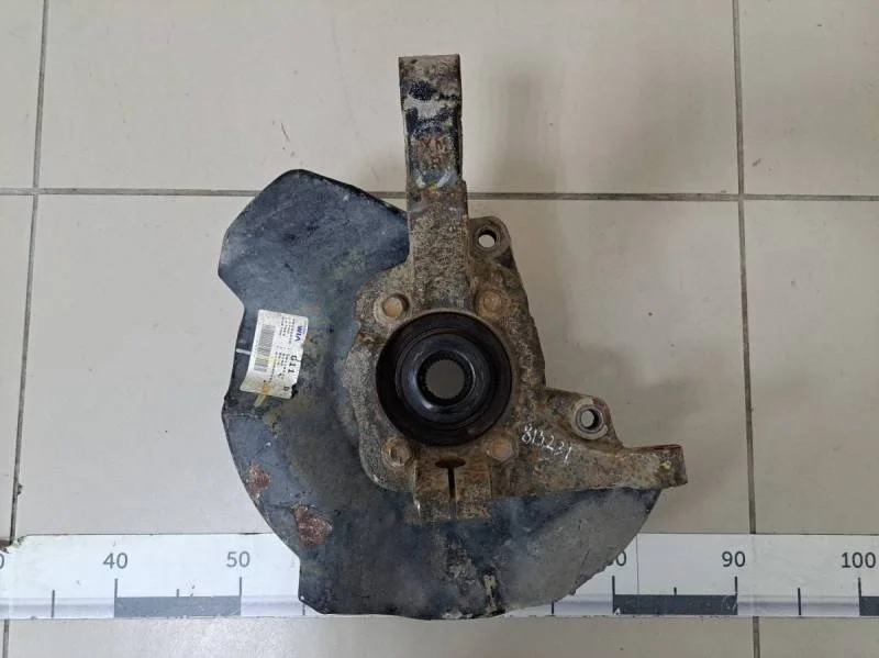 Кулак поворотный передний правый Kia Sorento (XM) 2009>