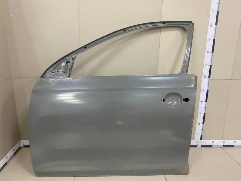 Дверь передняя левая Skoda Rapid 2012-2020