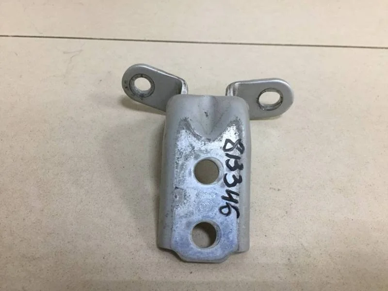 Петля двери передней правой верхняя Kia Sorento (XM) 2009>