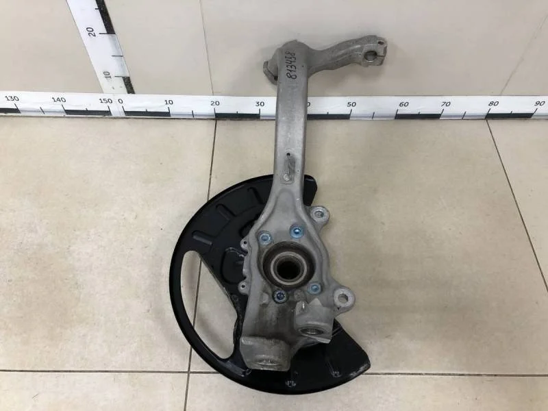 Кулак поворотный передний правый Volkswagen Phaeton 2007-2016