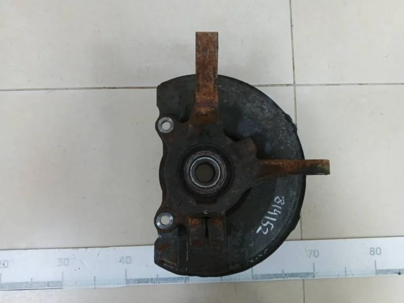 Кулак поворотный передний правый Mitsubishi Outlander XL (CW) 2006-2012