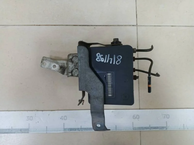 Блок ABS (насос) Mitsubishi Outlander XL (CW) 2006-2012