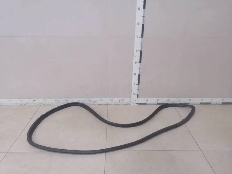 Уплотнитель проема двери задней правой Mitsubishi Outlander XL (CW) 2006-2012