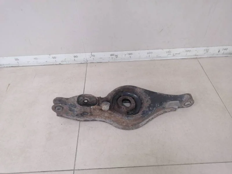 Рычаг задний нижний левый Mitsubishi Outlander XL (CW) 2006-2012