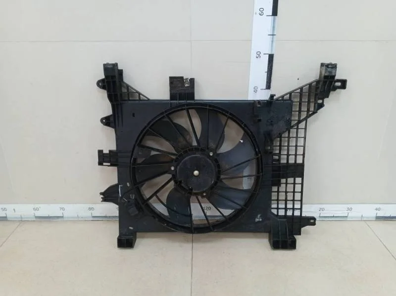 Диффузор вентилятора Renault Duster 2012>