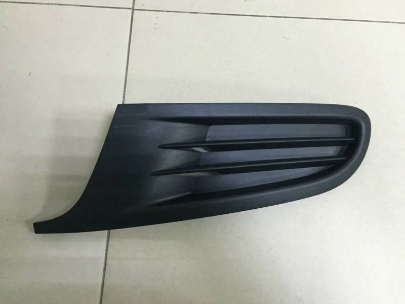 Решетка в бампер левая Volkswagen Golf 6 (5K) 2009-2013