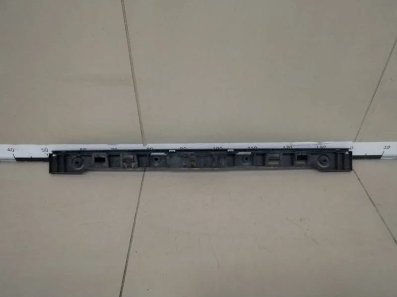 Направляющая заднего бампера Volkswagen Golf Plus 5 2005-2014