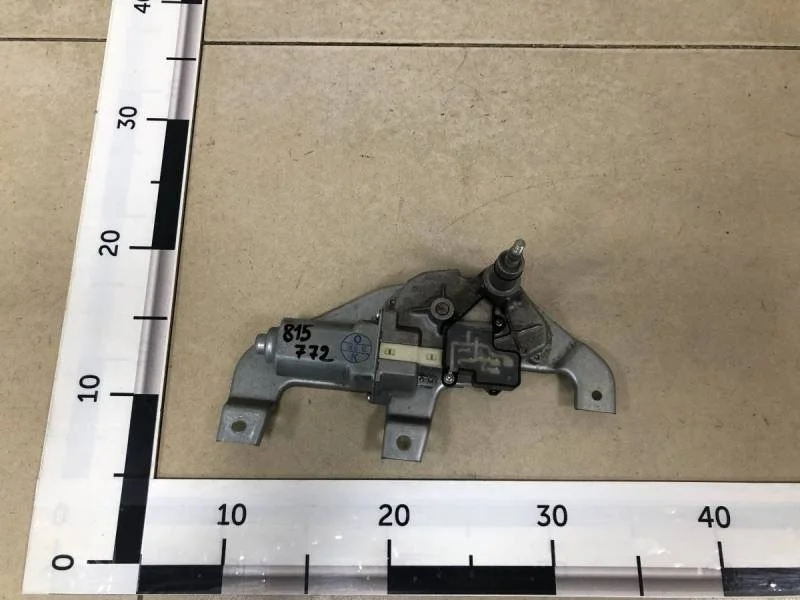 Моторчик стеклоочистителя задний Suzuki Swift 2004-2010