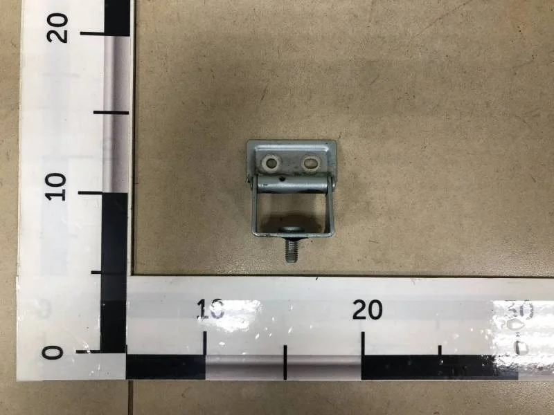 Петля двери багажника Suzuki Swift 2004-2010