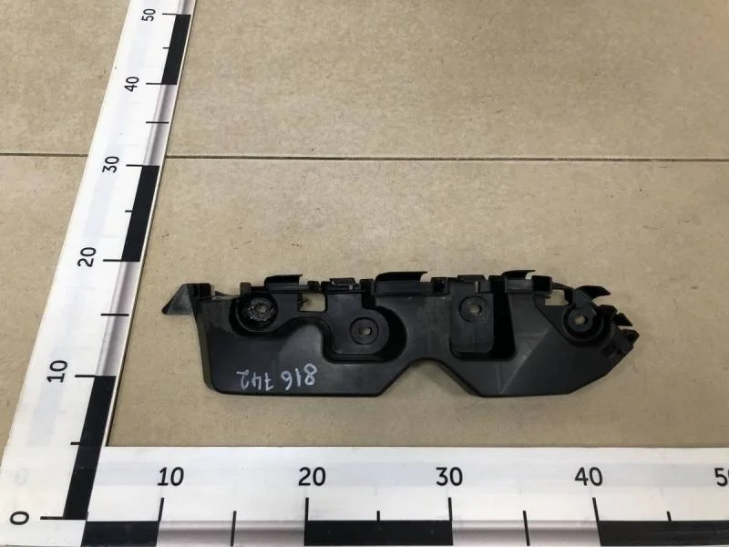 Кронштейн переднего бампера левый Renault Duster 2012>