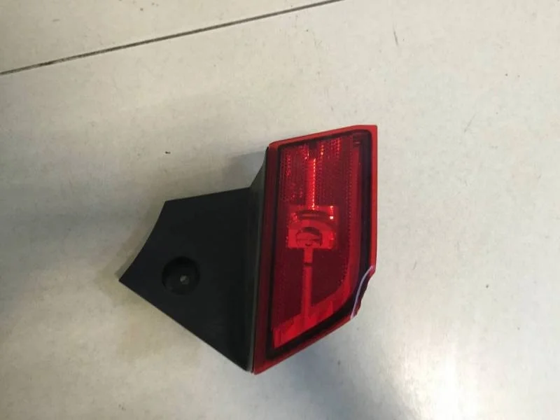 Отражатель в бампер задний правый Mitsubishi Pajero/Montero Sport (KS) 2015>