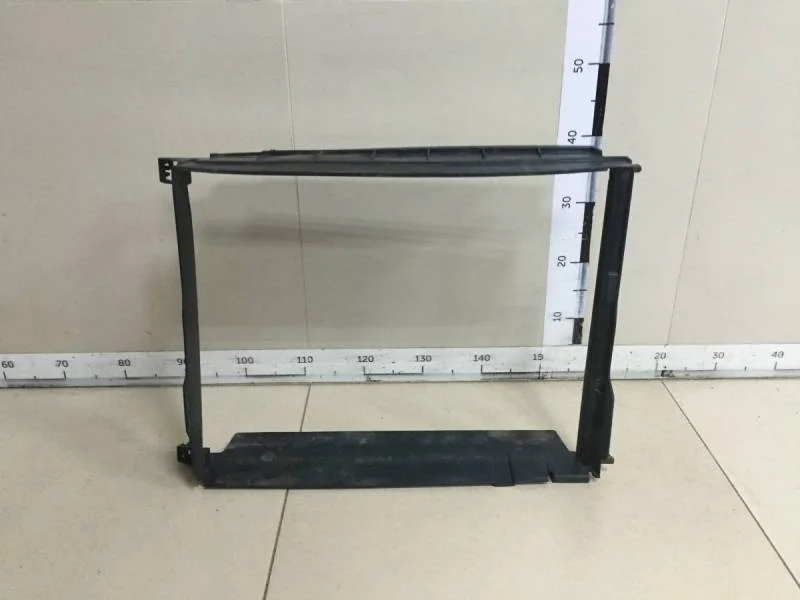 Рамка радиатора Renault Duster 2012>