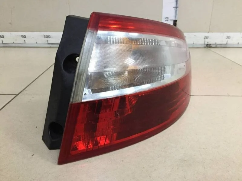Фонарь задний наружный правый Renault Fluence 2010-2017