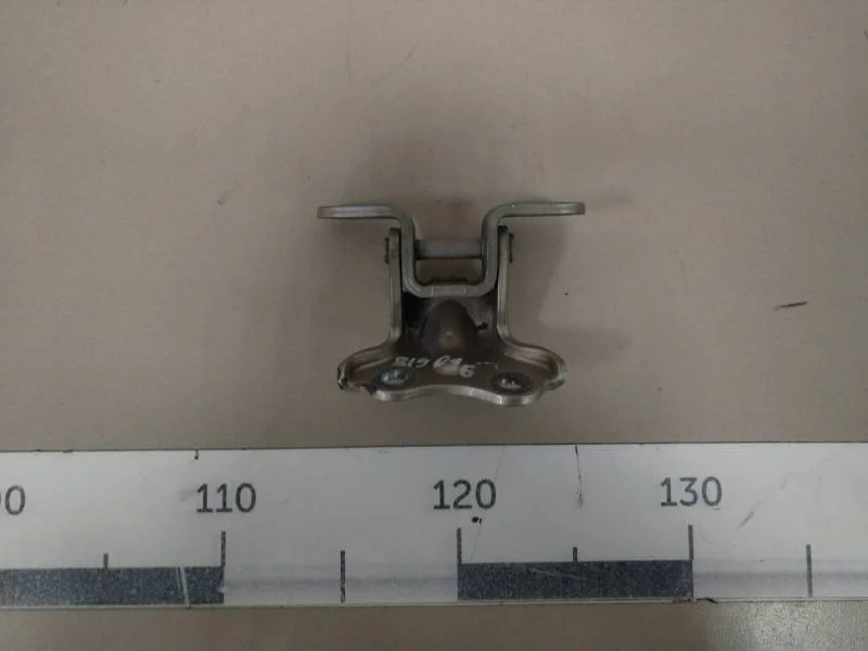 Петля двери задней левой верхняя Hyundai Solaris 2010-2017