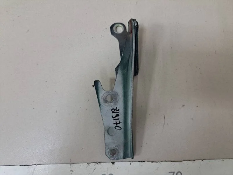 Петля капота левая Mitsubishi L200 (K6,K7) 1996-2006