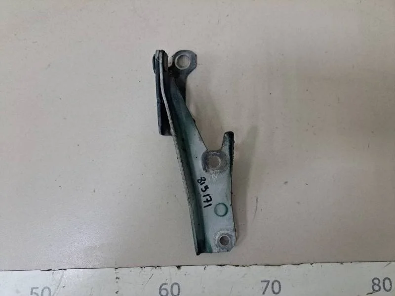 Петля капота правая Mitsubishi L200 (K6,K7) 1996-2006