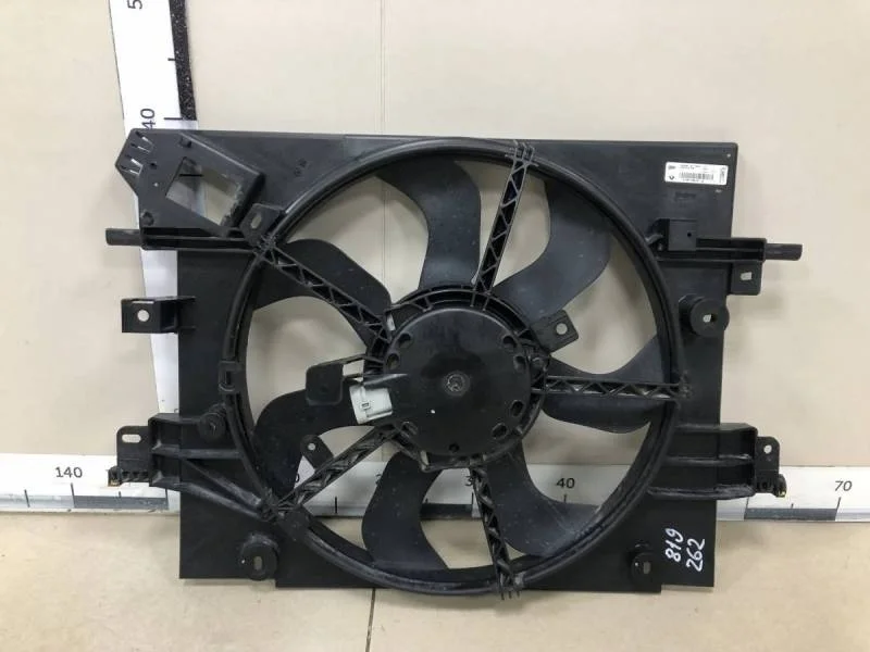 Диффузор вентилятора Renault Duster 2012>