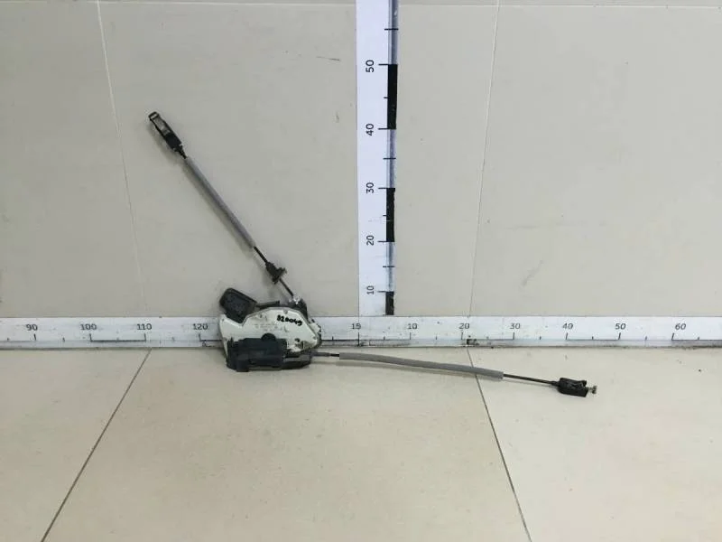 Замок двери задней правой Volkswagen Polo (Sed RUS) 2011>