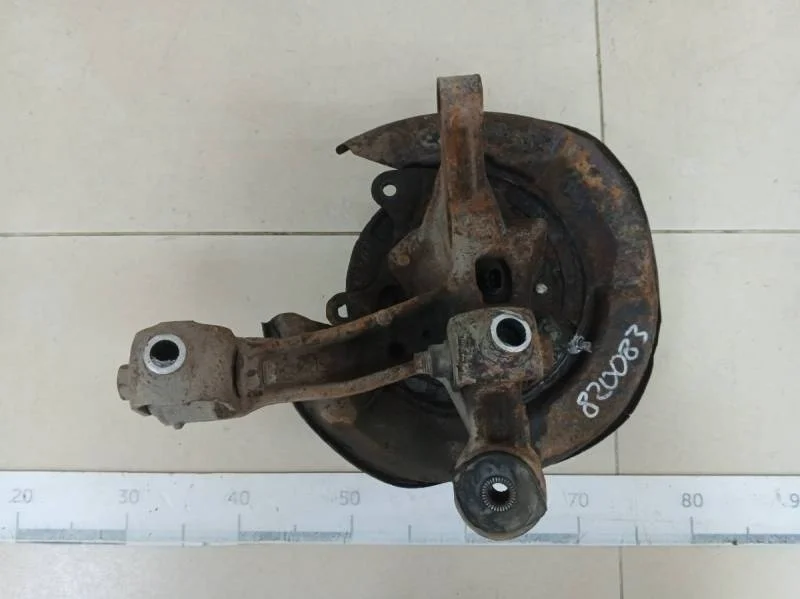 Кулак поворотный задний левый Toyota Camry (V40) 2006-2011