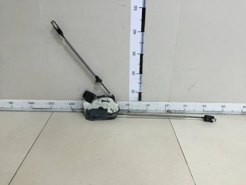 Замок двери передней правой Volkswagen Polo (Sed RUS) 2011>