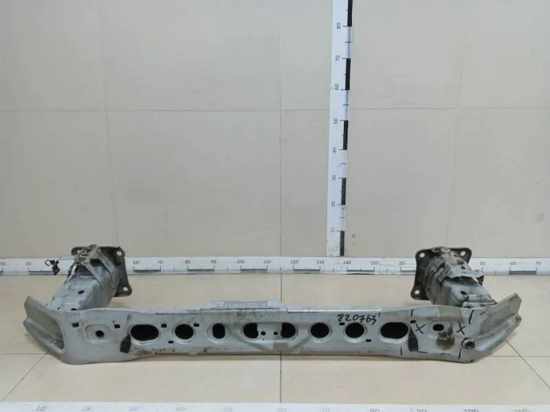 Усилитель переднего бампера Ford Focus 3 2011>