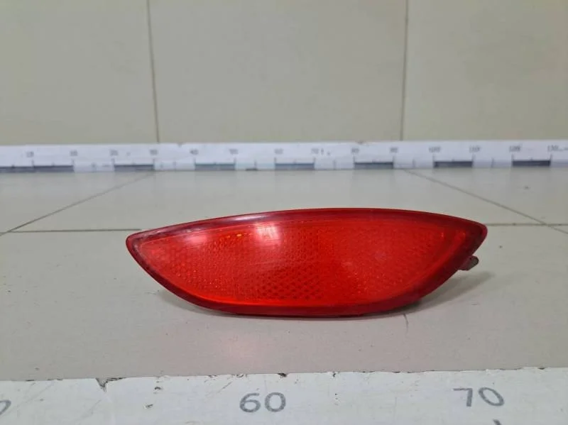 Отражатель в бампер задний правый Hyundai Solaris 2010-2017