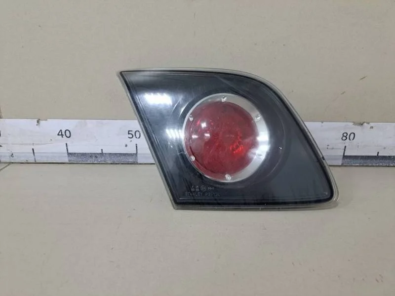 Фонарь задний внутренний левый Mazda Mazda 3 (BK) 2002-2009