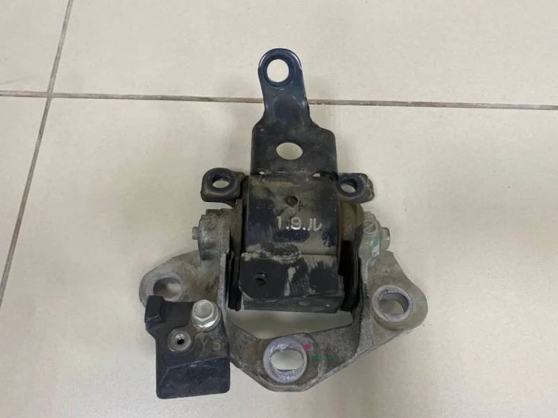 Опора двигателя левая Mazda CX-5 (KE) 2011-2017