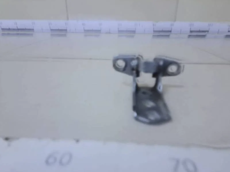 Петля двери задней левой нижняя Mitsubishi Pajero/Montero Sport (KH) 2008-2015