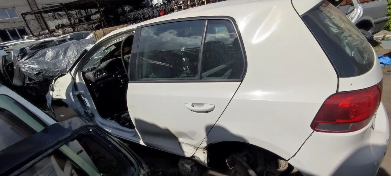 Продажа Volkswagen Golf 1.6 (102Hp) (BSE) FWD AT по запчастям