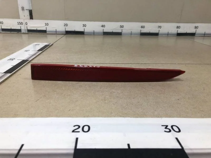 Отражатель в бампер задний левый Hyundai Solaris 2020>