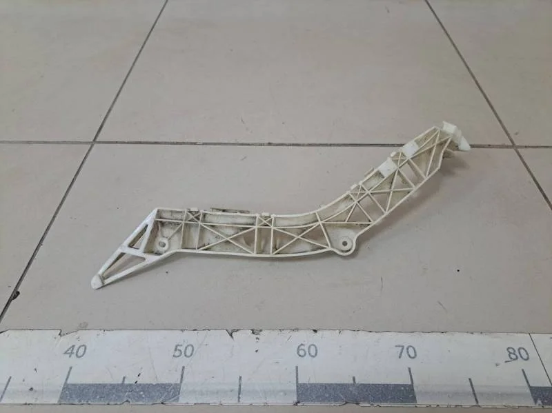 Кронштейн заднего бампера левый Mazda Mazda 3 (BK) 2002-2009