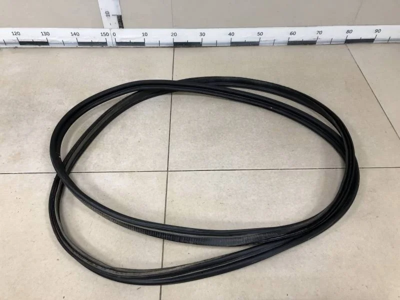 Уплотнитель багажника Mitsubishi Pajero/Montero Sport (KH) 2008-2015