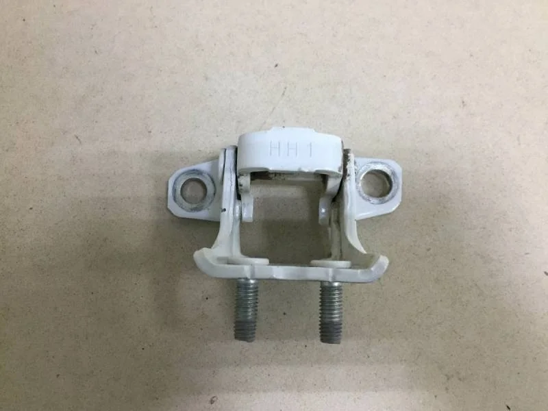 Петля двери задней левой верхняя Mitsubishi Pajero/Montero Sport (KH) 2008-2015