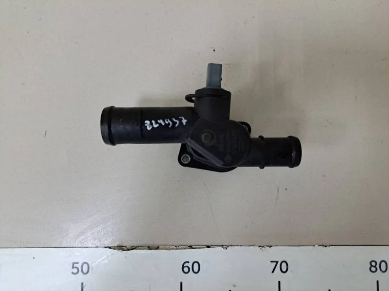 Фланец двигателя системы охлаждения Skoda Octavia (A5 1Z-) 2004-2013